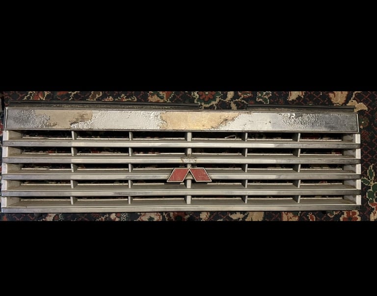 image for Mitsubishi Pajero Shogun Mk1 1983-1990 Grille