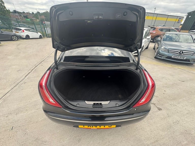 2014 Jaguar XJ 3.0d V6 Portfolio Auto Euro 5 (s/s) 4dr SALOON Diesel Automatic