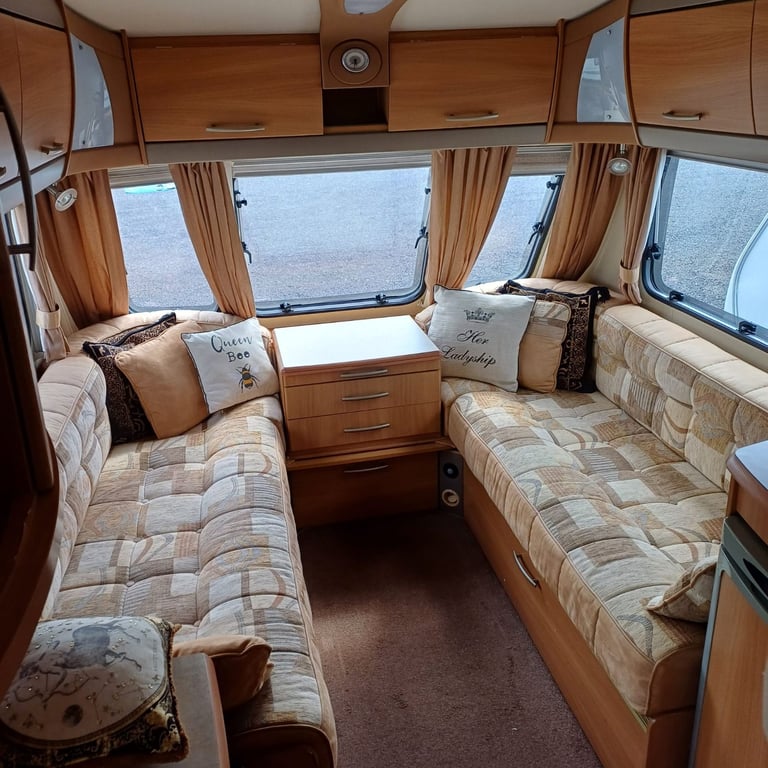 2008 Swift challenger 480 2 berth caravan with motor mover.  