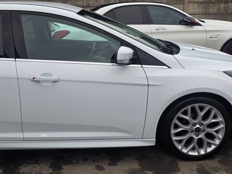 2016 Ford Focus 1.0 EcoBoost 125 Zetec S 5dr Auto HATCHBACK PETROL Automatic