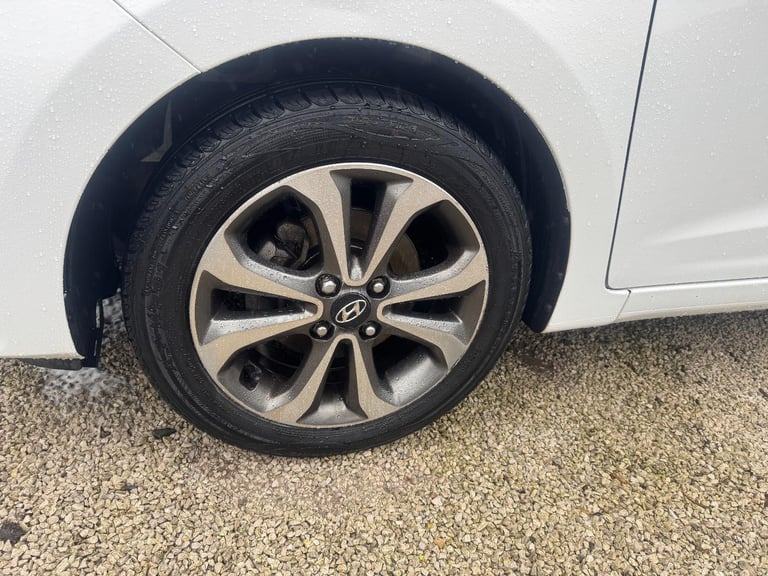 Hyundai i10 Play 1.0 Euro 6 5dr 2019 (69) Only 47K Ideal 1st Car