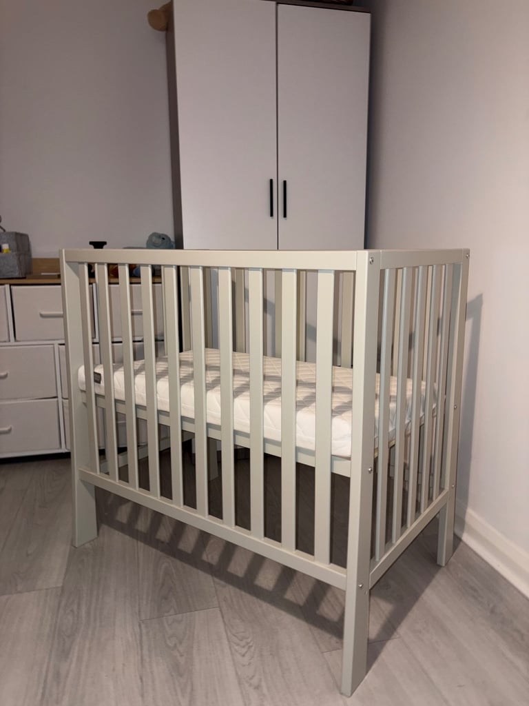 image for Mamas & papas cot and mattress