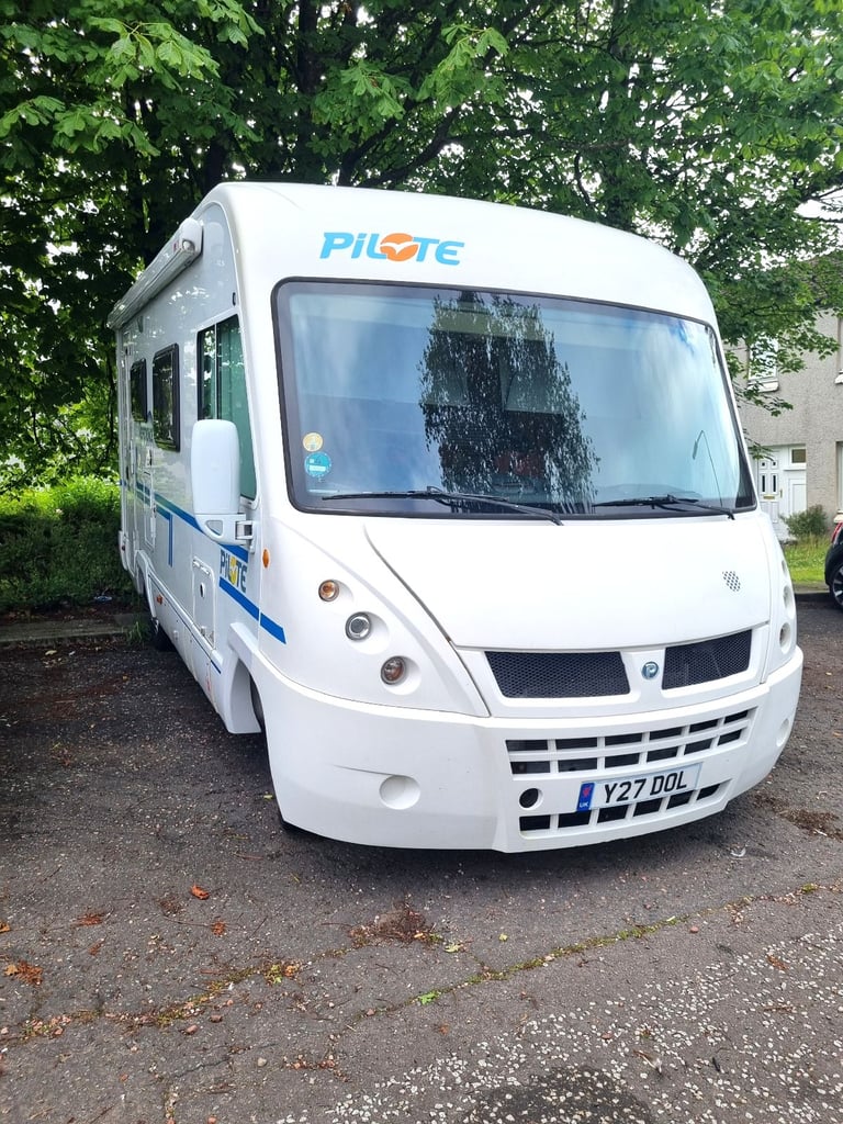 image for Fiat Ducato Pilote Reference, 3/4 berth 2009, 2287 (cc) drop down bed, 4 seat belts
