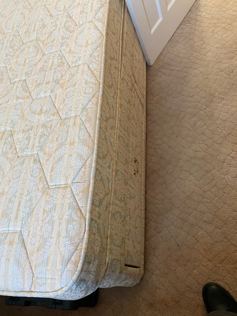 image for SINGLE BED FOR SALE 