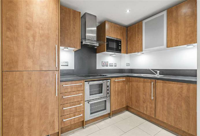 1 BEDROOM FLAT ROYAL QUARTER SEVEN KINGS WAY, KINGSTON UPON THAMES   