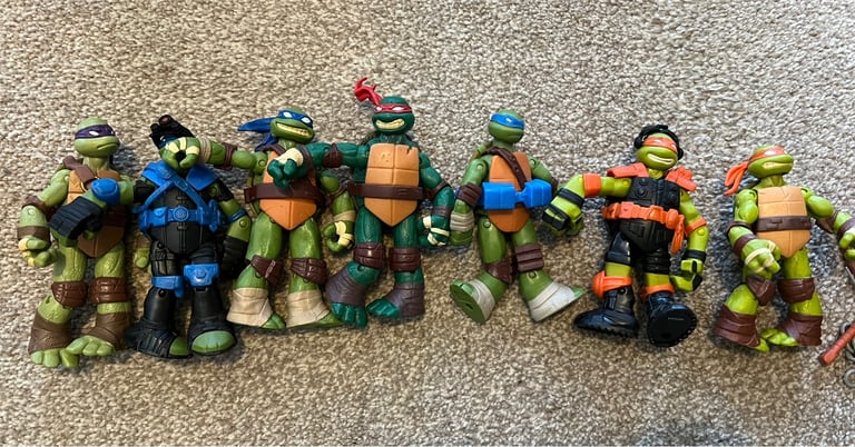 Teenage mutant ninja turtles toy bundle 