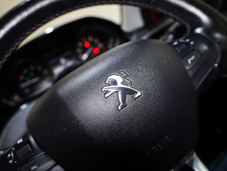 2019 Peugeot 208 1.2 PureTech 82 Tech Edition 5dr [Start Stop] HATCHBACK PETROL Manual