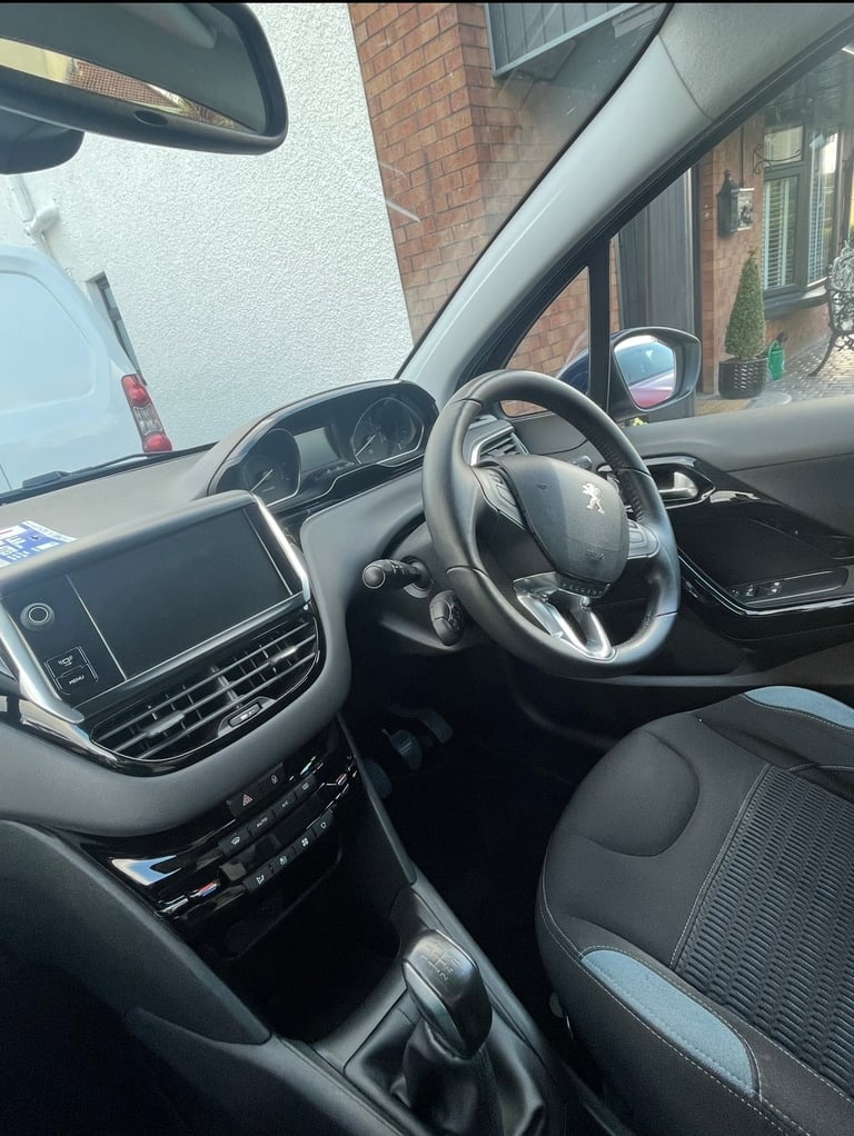 Peugeot, 208, Hatchback, 2014, Manual, 1199 (cc), 5 doors