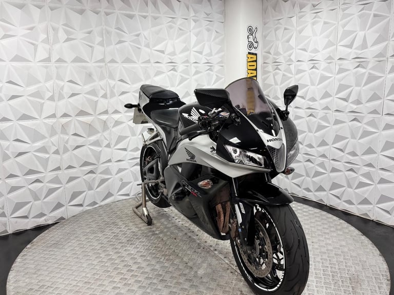 2010 Honda CBR00 | *WARRANTY PROVIDED*