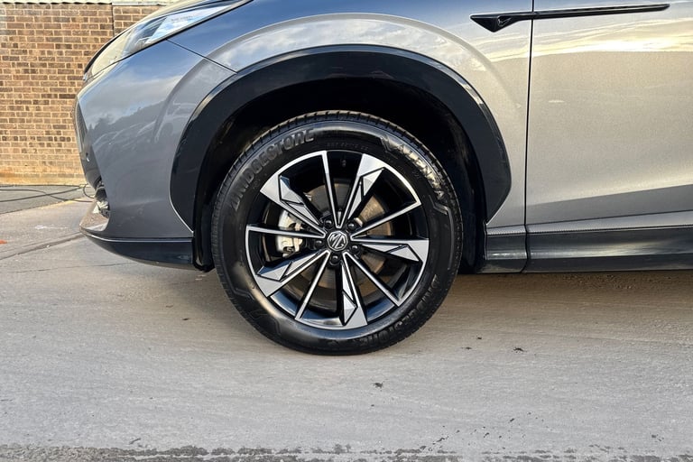 2024 MG MG HS 106290 Hatchback Petrol Manual