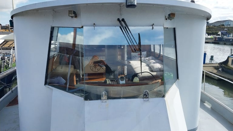 Bruce Roberts 50ft livaboard steel boat