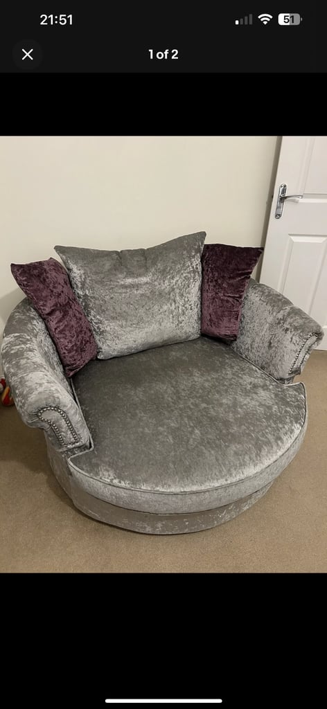 Swivel velvet armchair 