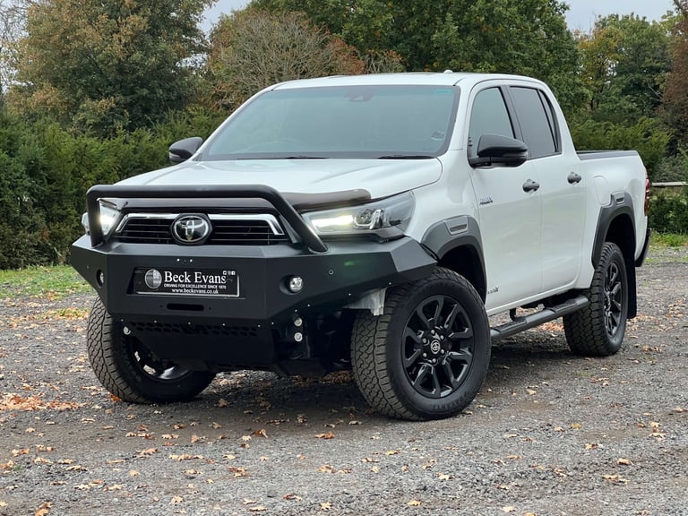 2023 Toyota Hilux 2.8 HI-Luxury Invincible X D-4D 4WD Double Cab Auto 4WD 5dr Pickup Diesel Autom...