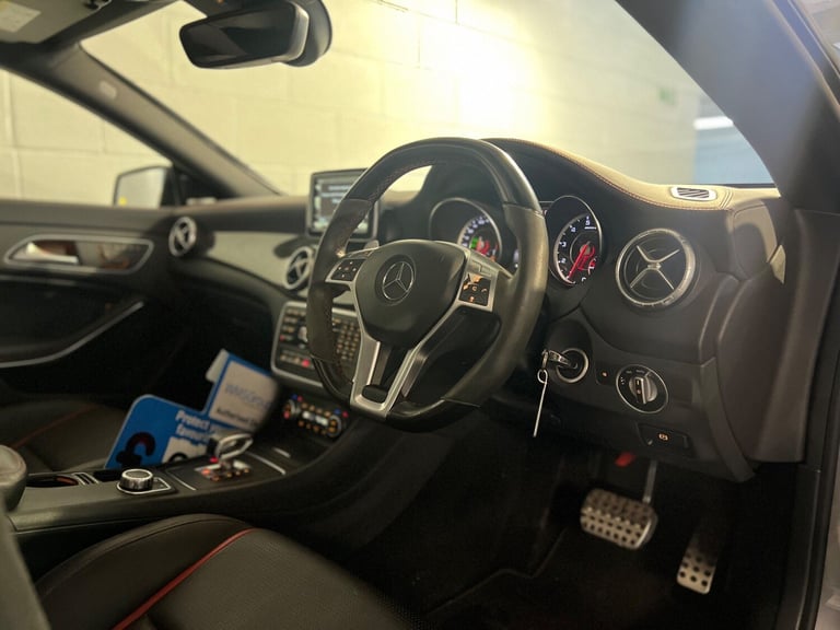 2014 Mercedes-Benz CLA 2.0 CLA45 AMG Speedshift DCT 4MATIC (s/s) 4dr SALOON Petrol Automatic