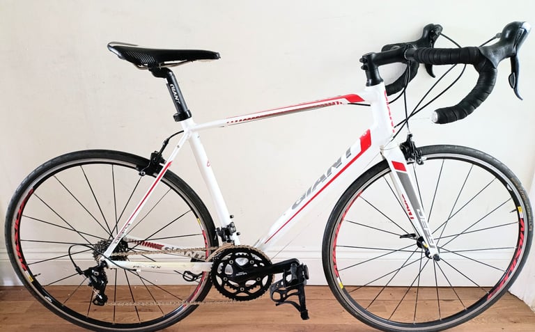 image for GIANT DEFY 3 Road Bike M/L Frame Carbon Forks 9.2kg SERVICED RRP £1000