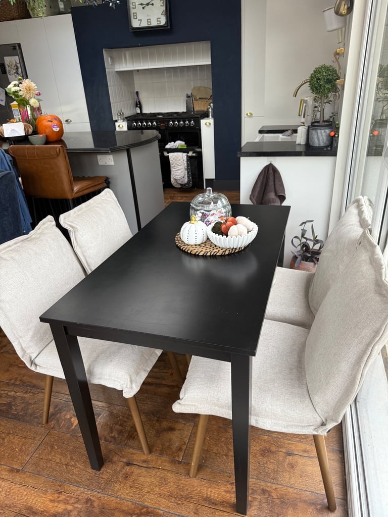 image for Table chairs 
