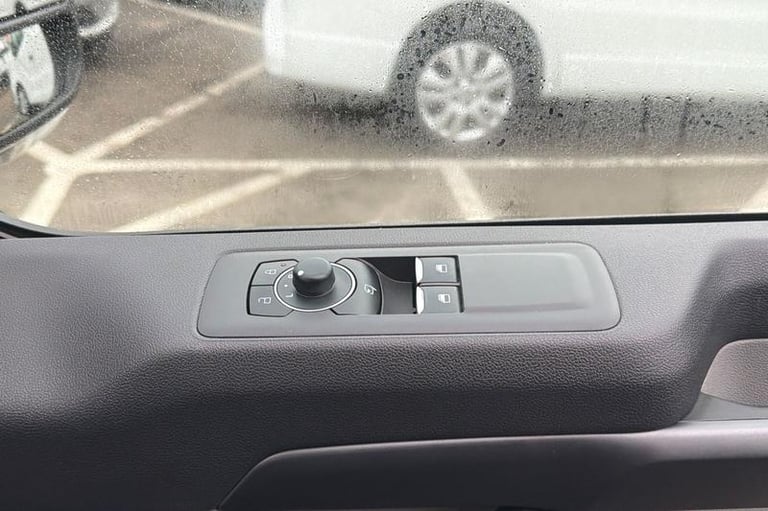 2025 Ford Tourneo Custom 2.5 PHEV 232ps H1 Zetec 8 seater Auto MPV PETROL/ELECTRIC Automatic