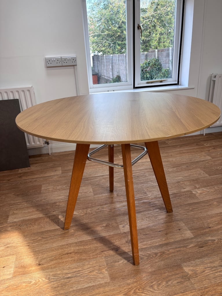 image for Scandi Round table - 100cm 