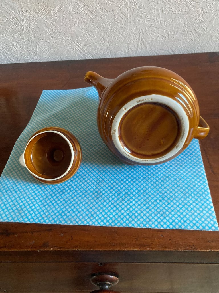 Vintage smiling teapot- Reasonable offer accepted