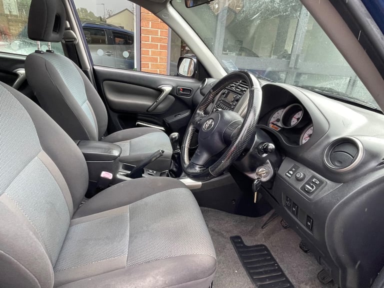 2005 Toyota RAV4 2.0 D-4D XT3 4WD 3dr ESTATE Diesel Manual - Image 11