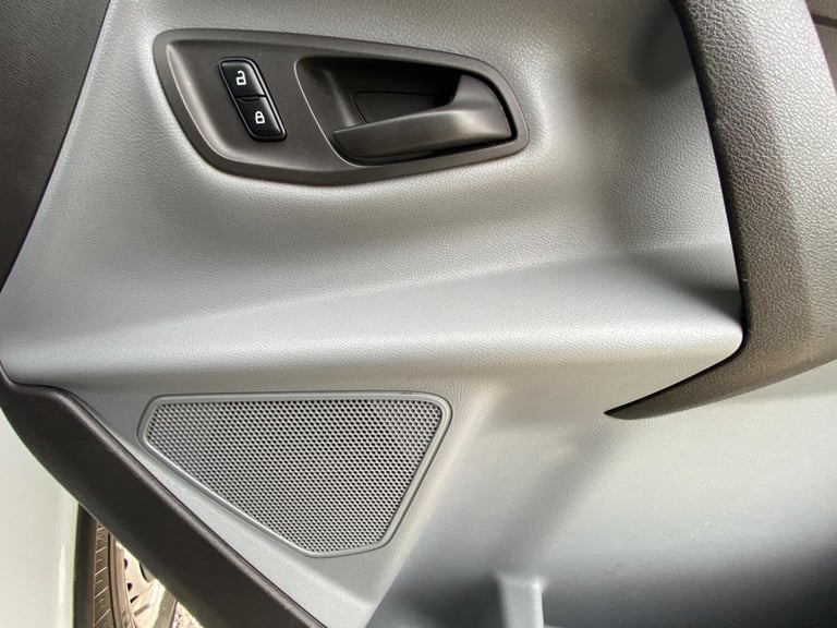 2017 Ford Transit Custom 2.0 TDCi 270 L1 H1 5dr PANEL VAN Diesel Manual