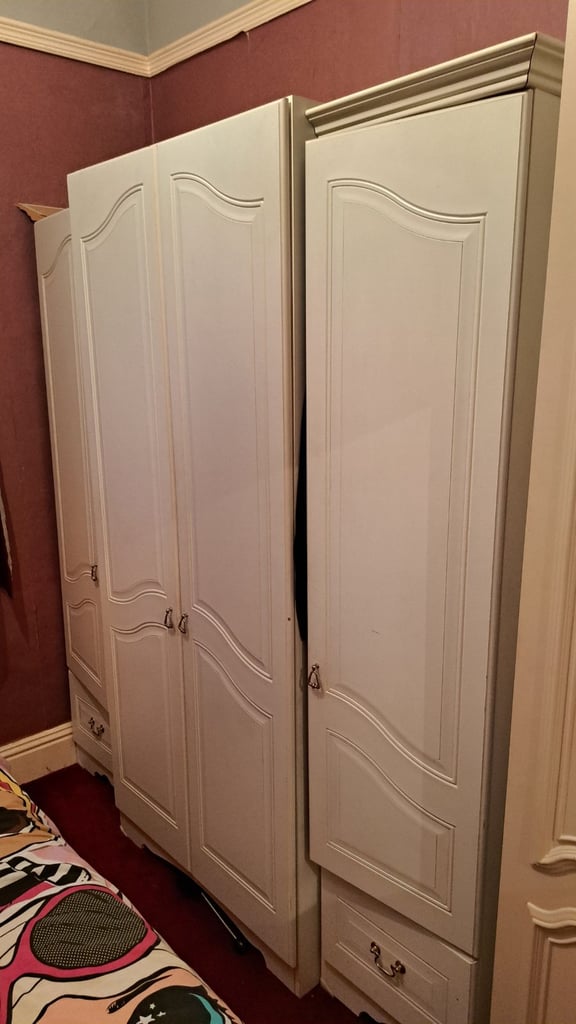 Set of wardrobes 