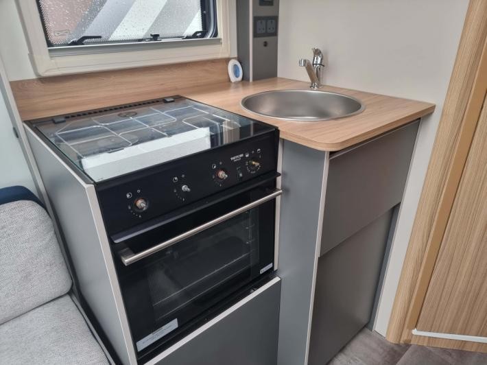 2023 Bailey Discovery D4 2 Used Caravan
