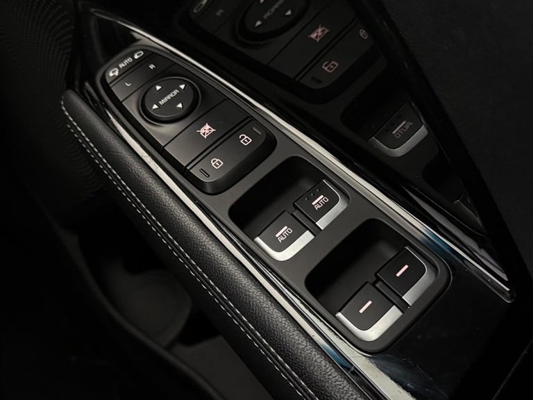 2018 Kia Niro 1.6 GDi 8.9kWh 3 DCT Euro 6 (s/s) 5dr ESTATE PETROL/ELECTRIC Automatic