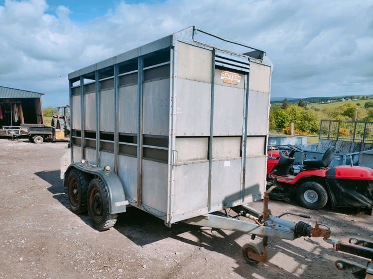 Cattle trailer 