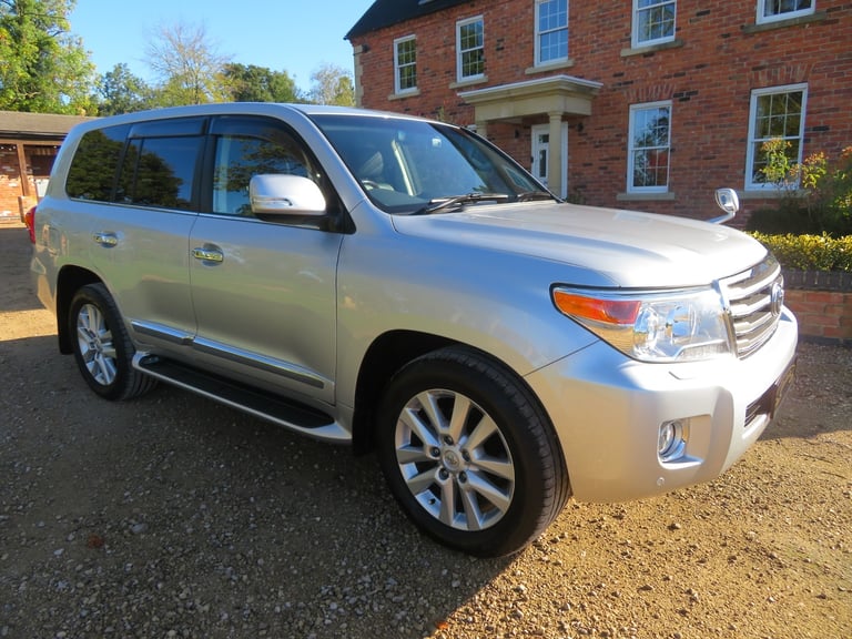 image for TOYOTA LAND CRUISER ZX 4.6 V8 2014 25K MILES FSH 1 OWNER FROM NEW (JAPAN) 
