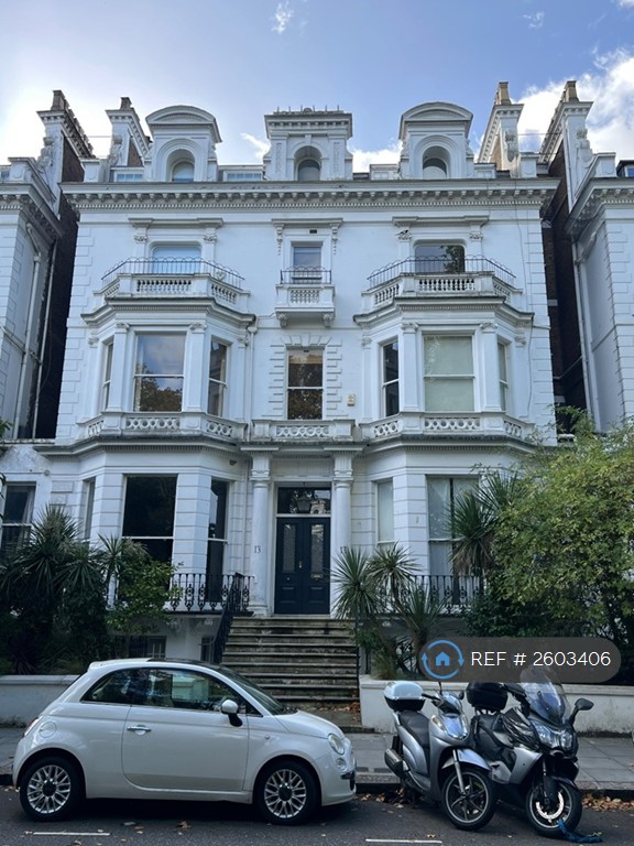 3 bedroom flat in Pembridge Square, London, W2 (3 bed) (#2603406)