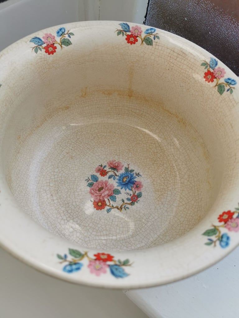 Vintage Price Kensington chamber pot/Plant holder