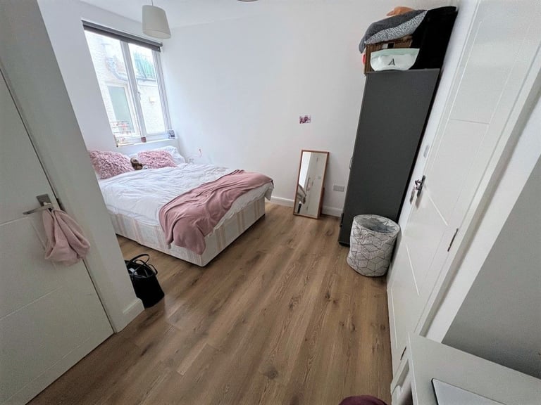 4 bedroom house in WATFORD WAY, HENDON, NW4 4XA