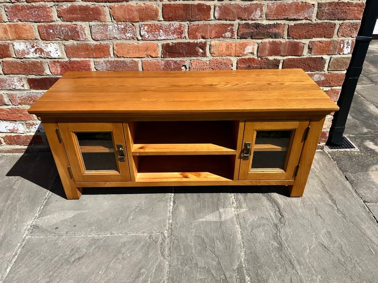 Rustic Oak TV Stand - Good Condition 