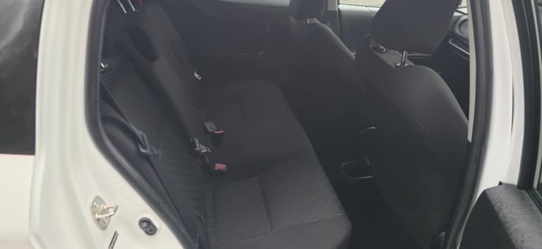 2013 Toyota Yaris 1.0 VVT-i Edition 5dr HATCHBACK Petrol Manual