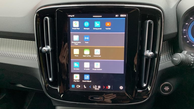 2024 Volvo XC40 2.0 B4 MHEV Plus SUV 5dr Petrol Hybrid DCT Auto Euro 6 (s/s) (197 ps) ESTATE Petr...