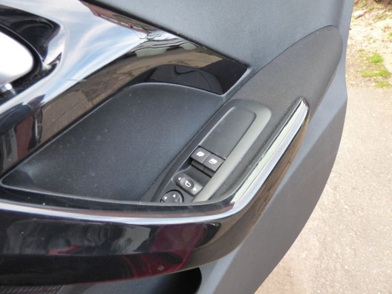  Peugeot 208 1.2 PureTech 110 Allure 5dr EAT6 Petrol