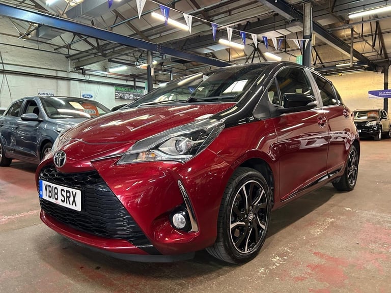 2018 Toyota Yaris 1.5 VVT-i Grey Bi-Tone Euro 6 5dr HATCHBACK Petrol Manual