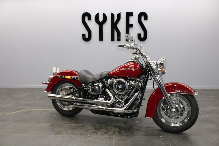 2019 Harley-Davidson FLDE Softail Deluxe in Two Tone Red and Black