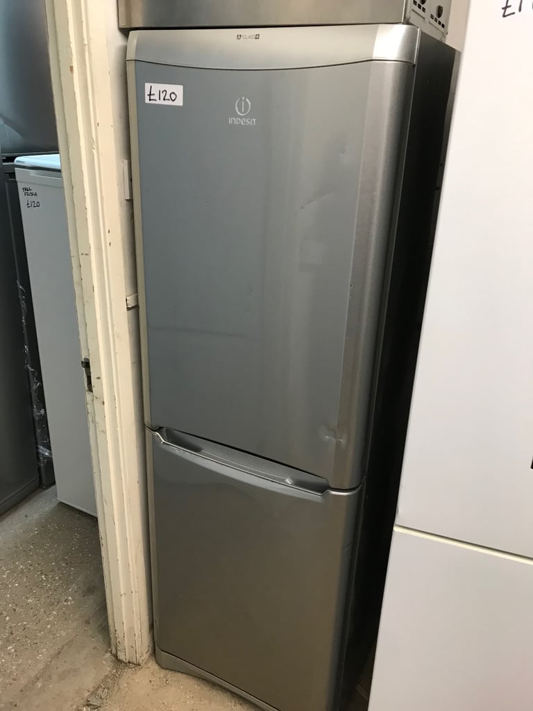 INDESIT FRIDGE FREEZER IN EXCELLENT CONDITION £120 