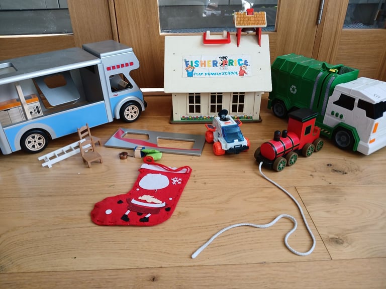 Dollshouse Vintage playmobil 1970’s Fisher Price Play Family Toy School Wooden Caravan Garbage Truck