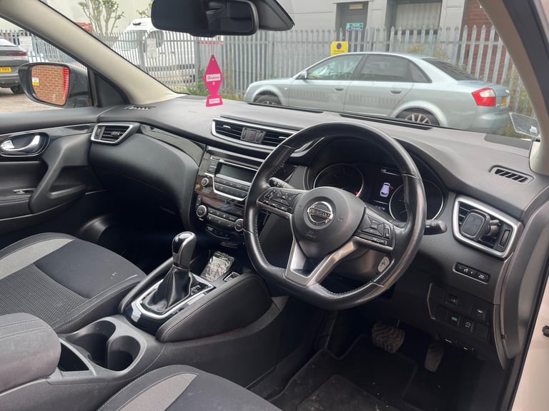 2017 Nissan Qashqai 1.2 DIG-T Acenta XTRON Euro 6 (s/s) 5dr HATCHBACK Petrol Automatic