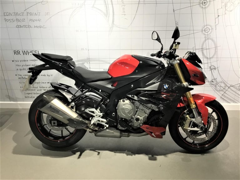 BMW S1000R Sport 18 plate with 11900 miles in excellent condition
