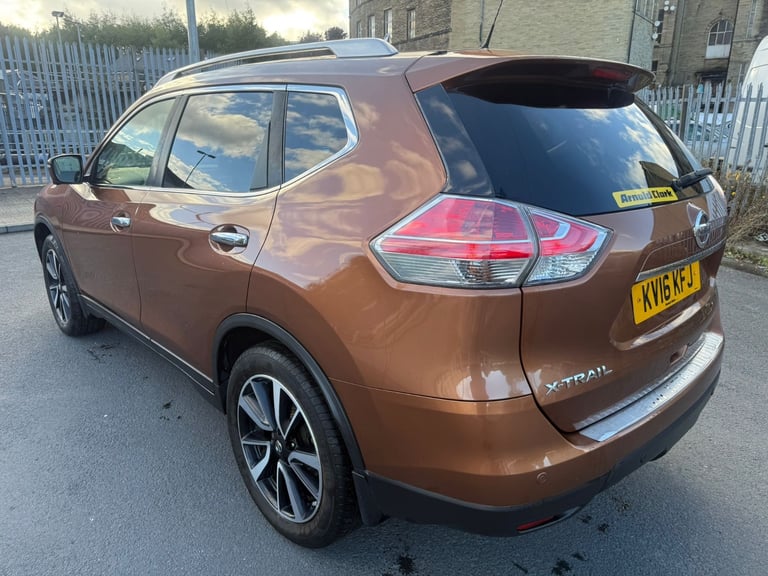 Nissan, X-TRAIL, Estate, 2016, Manual, 1598 (cc),  5 doors 4x4
