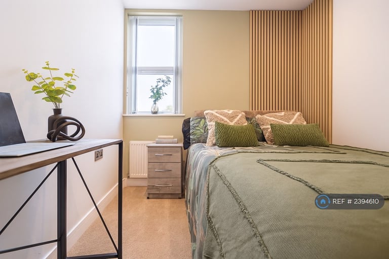 6 bedroom house in Lyndale Avenue, Bridgwater, TA6 (6 bed) (#2394610)