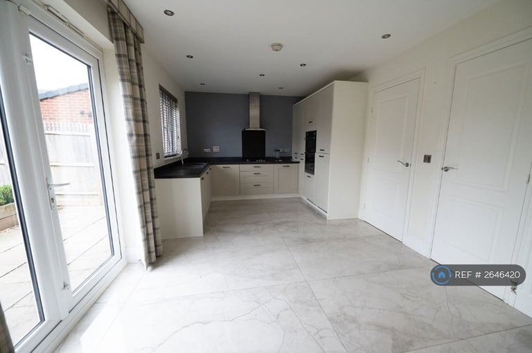 4 bedroom house in Bramley Park Avenue, Sherburn In Elmet, Leeds, LS25 (4 bed) (#2646420)