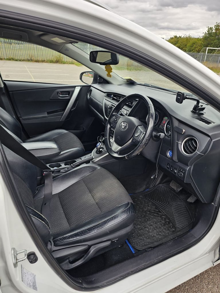 2014 UK TOYOTA AURIS TOURING SPORT HYBRID EXCEL £20 TAX ULEZ ✅