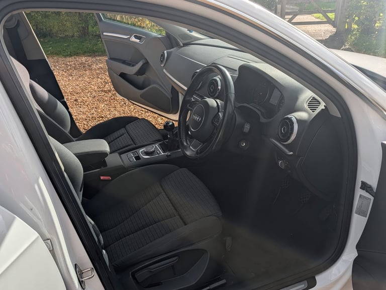 Audi, A3, 2015, Manual, 1968 (cc), 5 door, long MoT 