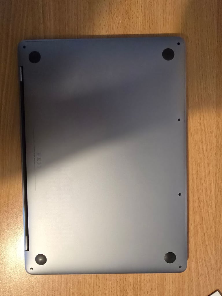 MacBook Pro 2019, 13.3 - inch, i5 processor