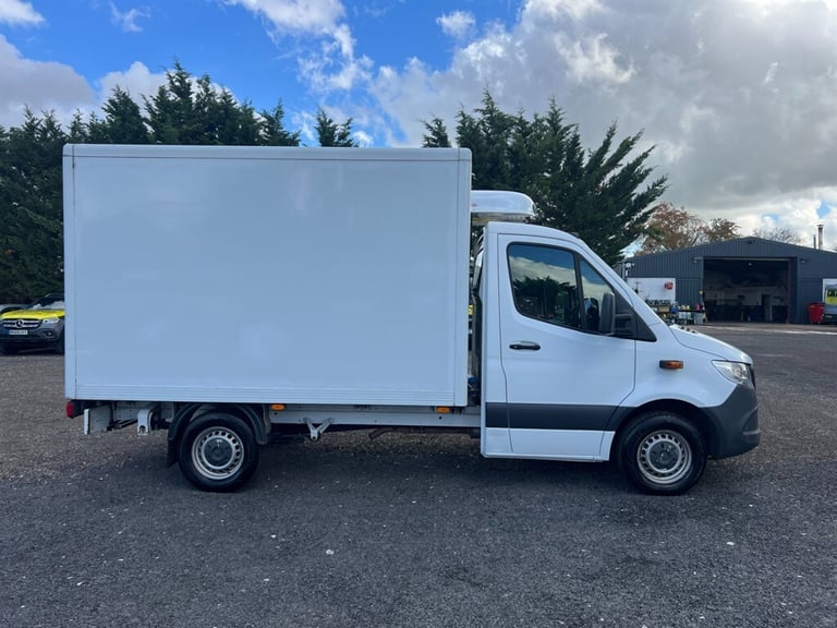 2021 Mercedes-Benz Sprinter 3.5t Progressive Chassis Cab CHASSIS CAB DIESEL Manual